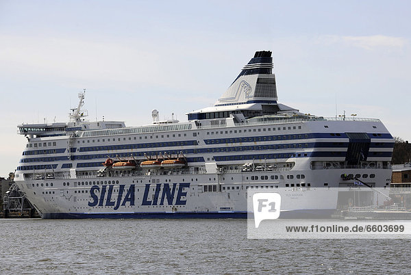 Kreuzfahrtfähre Silja Serenade  Helsinki  Finnland  Europa