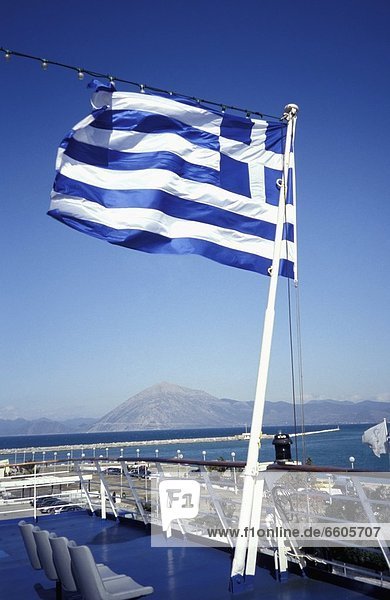 Hafen Fähre Fahne Griechenland griechisch verlassen