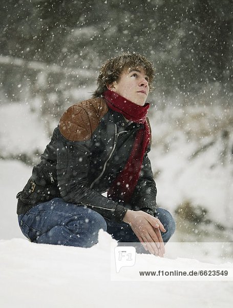 Mann  warten  Schnee  jung