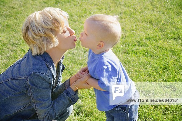 küssen  Mutter - Mensch