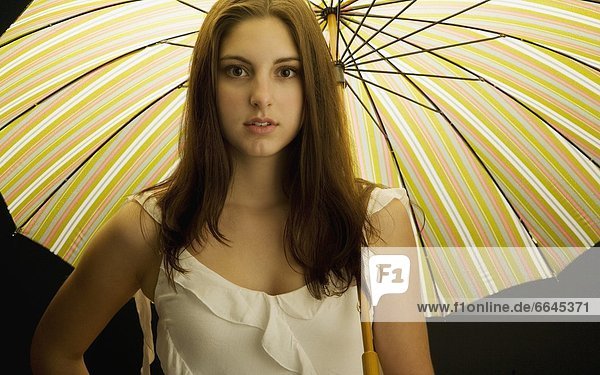 Frau Regenschirm Schirm jung