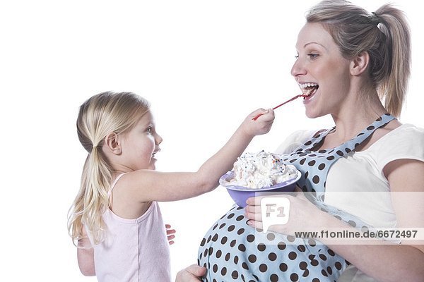 Eis  Schwangerschaft  Tochter  Mutter - Mensch  Sahne  füttern