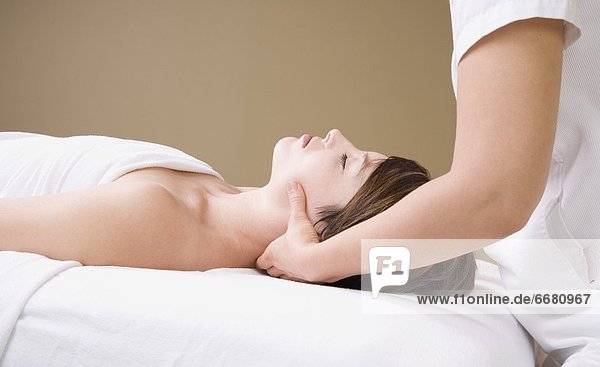 Massage  Therapeut  bekommen