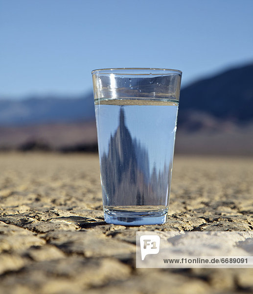Wasser  Glas  Wüste