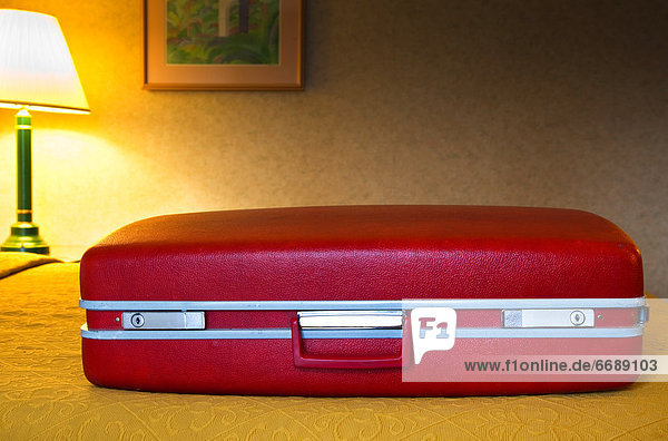Zimmer  Koffer  rot  Motel
