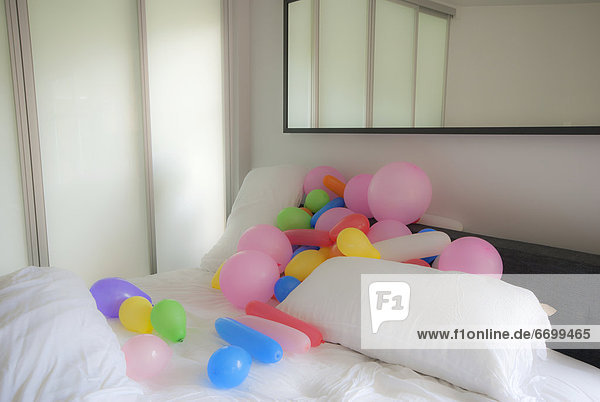 Luftballon Ballon unordentlich Bett