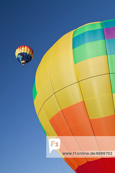 Wärme  Luftballon  Ballon  fliegen  fliegt  fliegend  Flug  Flüge  Himmel