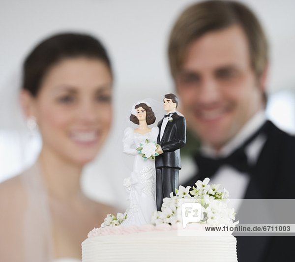 Braut Bräutigam Hochzeit lächeln Kuchen