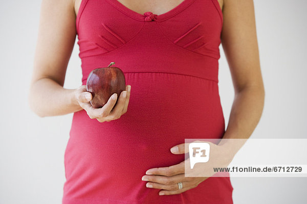 Schwangere Frau Betrieb Apfel