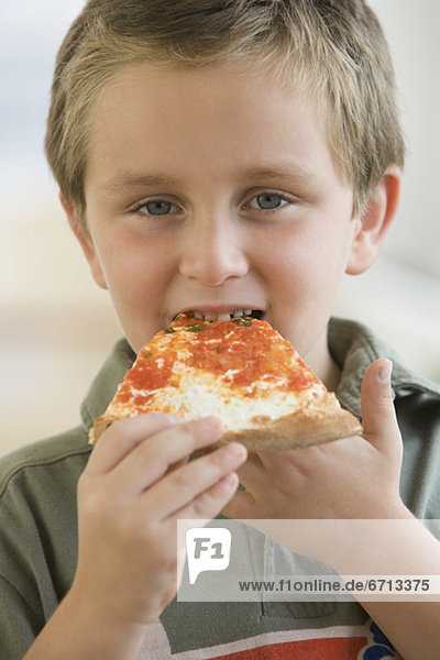 Boy Essen pizza