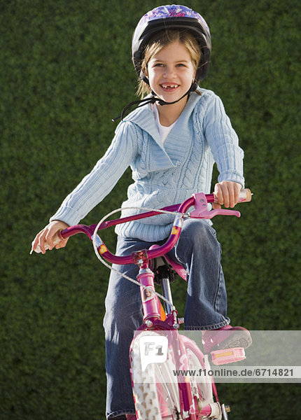 Mädchen-Fahrradfahren