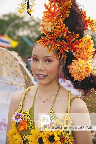 Frau  Blume  jung  Teilnahme  Festival  Chiang Mai  Thailand