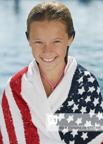 Handtuch Fahne amerikanisch Mädchen umwickelt