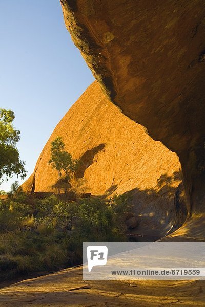 Felsbrocken  Höhle  Ayers Rock  Uluru  Australien