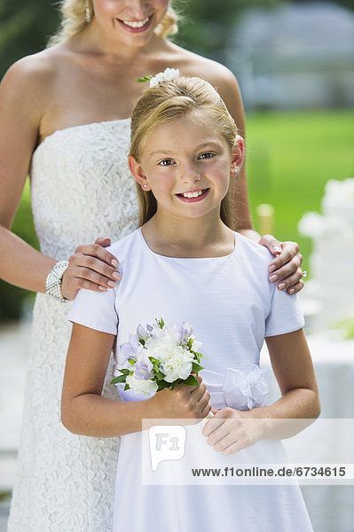 Braut  Blume  Hochzeit  grüßen  10-11 Jahre  10 bis 11 Jahre  Mädchen