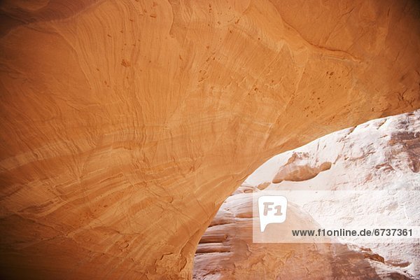 Vereinigte Staaten von Amerika  USA  Felsbrocken  Brücke  Sand  rot  Düne  Moab  Utah