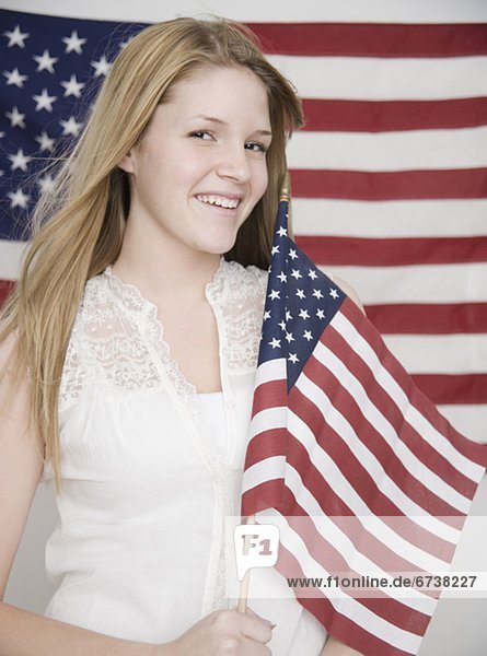 Portrait , Jugendlicher , halten , Fahne , amerikanisch , Mädchen