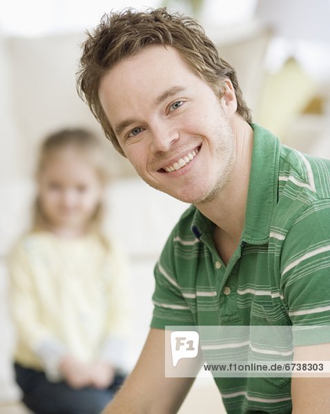 lächeln  Menschlicher Vater  Hintergrund  Tochter