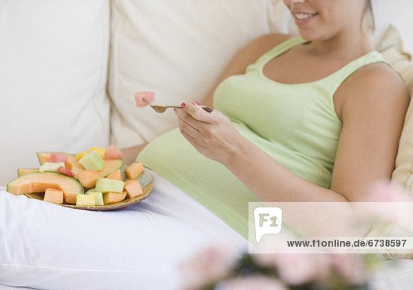 Frau  Frucht  Schwangerschaft  essen  essend  isst