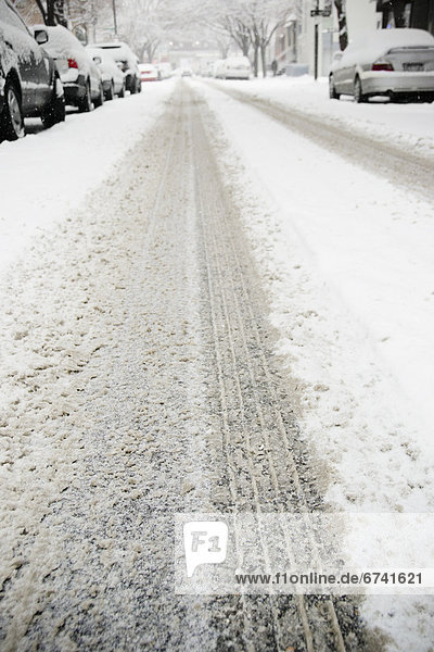 Vereinigte Staaten von Amerika  USA  Spur  bedecken  Straße  Brooklyn  New York State  Schnee