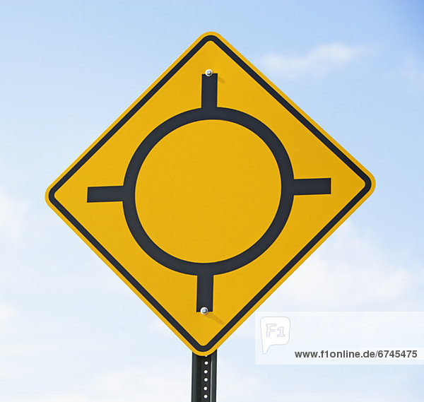 niedrig  Zeichen  Kreis  Ansicht  Flachwinkelansicht  Winkel  Signal  Straßenverkehr