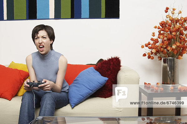 Frau spielen Videospiele