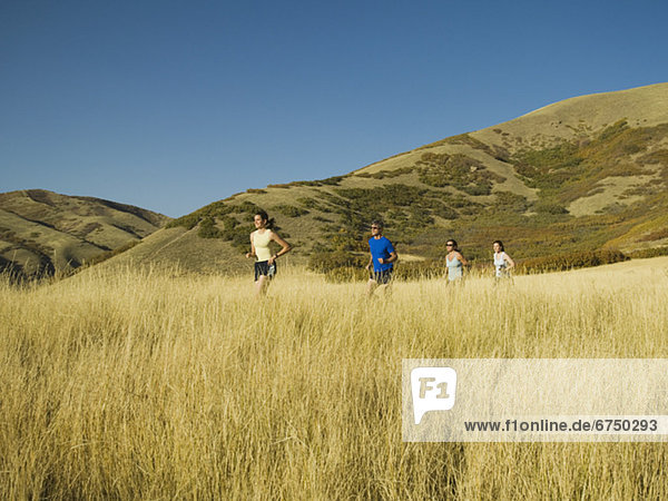 Mensch  Vereinigte Staaten von Amerika  USA  Menschen  Menschengruppe  Menschengruppen  Gruppe  Gruppen  rennen  Feld  Utah