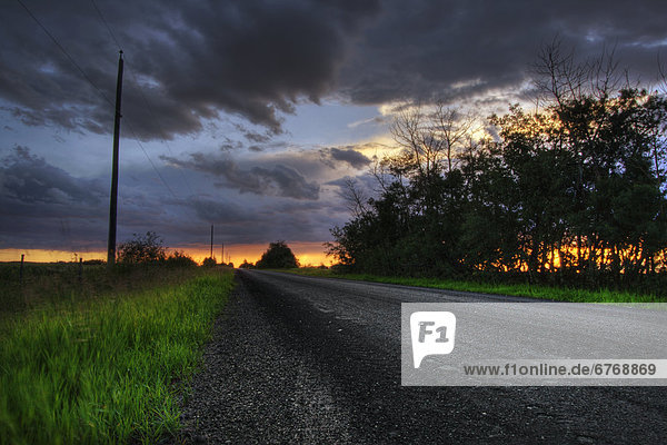 Sommer  Sonnenuntergang  Sturm  Fernverkehrsstraße  Alberta