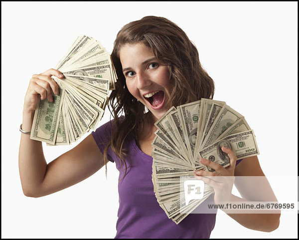 Frau  halten  jung  Geldschein  aufgefächert
