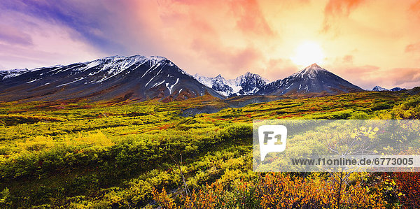 Farbaufnahme  Farbe  Sonnenuntergang  Kluane Nationalpark  Yukon