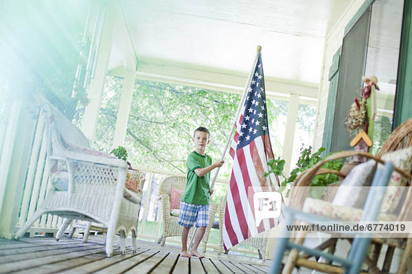 tragen Junge - Person Fahne amerikanisch jung