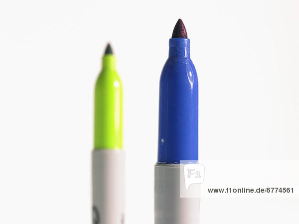 Stift  Stifte  Schreibstift  Schreibstifte  grün  blau  schießen  Studioaufnahme