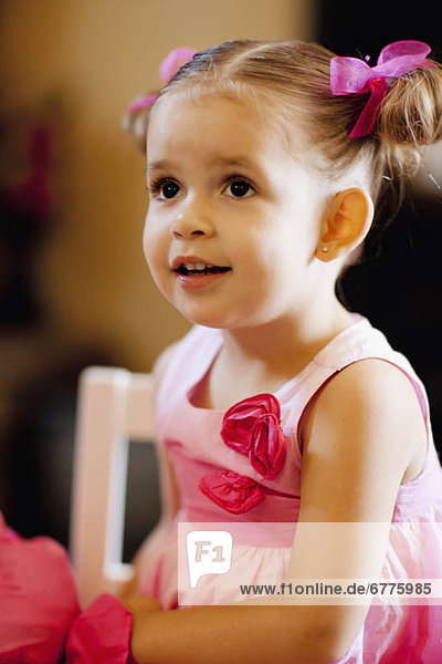 Vereinigte Staaten von Amerika USA niedlich süß lieb Portrait pink Kleidung 2-3 Jahre 2 bis 3 Jahre Mädchen Kleid