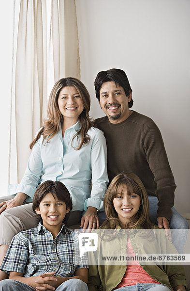 Porträt der Familie lächelnd