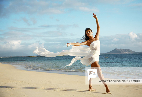 Schönheit  Strand  Tänzer  weiß  fließen  Stoff  Kleidung  Ballett  Hawaii  Oahu