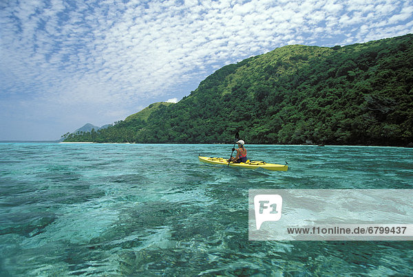 Wasser Frau Küste Kajak seicht vorwärts Fiji