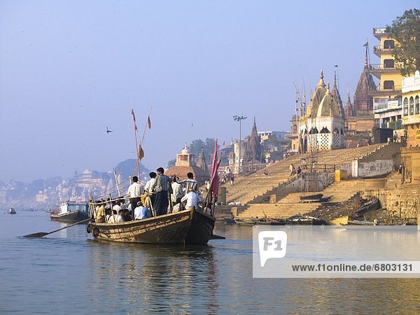 Mensch  Menschen  Boot  Fluss  voll  Indien  Varanasi