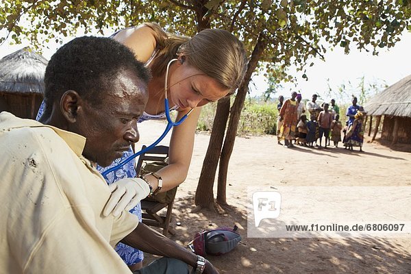 Mann  Gesundheit  Stethoskop  Prüfung  Afrika  Mosambik