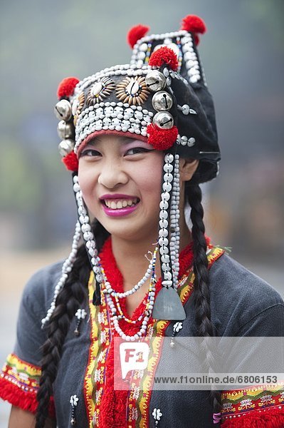 Hügel  Kleidung  Kostüm - Faschingskostüm  Mädchen  Chiang Mai  thailändisch  Thailand  Volksstamm  Stamm