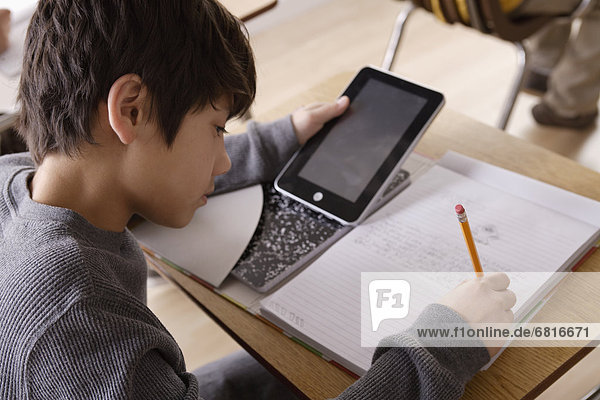 Schule  Tablet PC  12-13 Jahre  12 bis 13 Jahre  Grundschüler