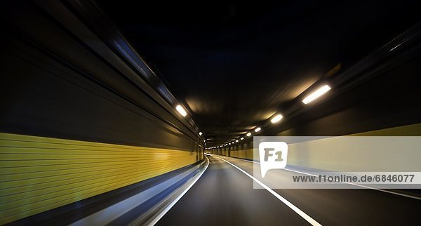 Auto  Tunnel  Ansicht  zeigen  Tokyo  Hauptstadt  Japan  Straßenunterführung