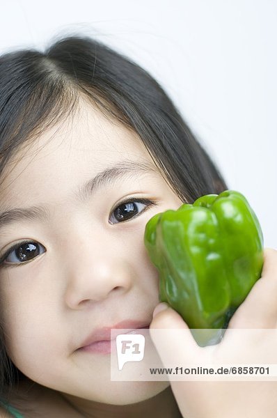 klein  grün  Paprika  Mädchen