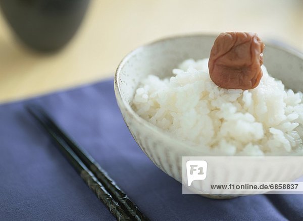 gekocht  eingelegt  einlegen  Reis  Reiskorn  Pflaume