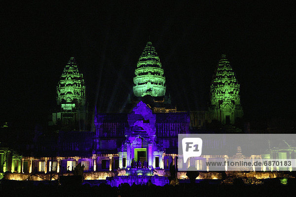 beleuchtet  Angkor