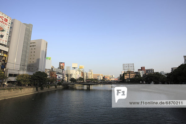 Stadtansicht  Stadtansichten  Großstadt  Brücke  Fukuoka  Japan  Kyushu