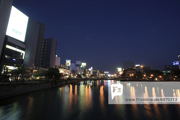 Stadtansicht  Stadtansichten  Nacht  Großstadt  Brücke  Fukuoka  Japan  Kyushu