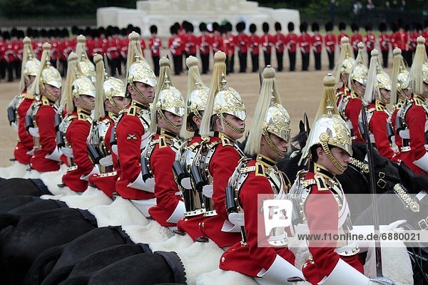 Farbe  Farben  Europa  Großbritannien  London  Hauptstadt  Soldat  Horse Guards Parade  England  Whitehall