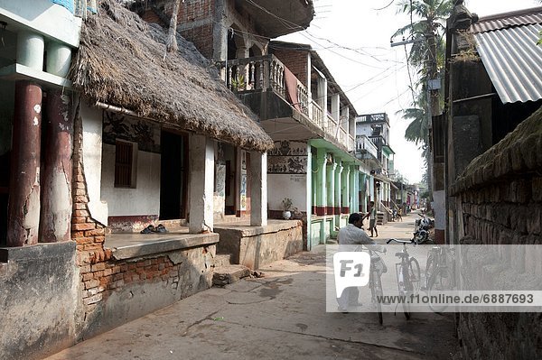 Dach Gebäude Straße Dorf Künstler Reetdach Asien Indien Orissa