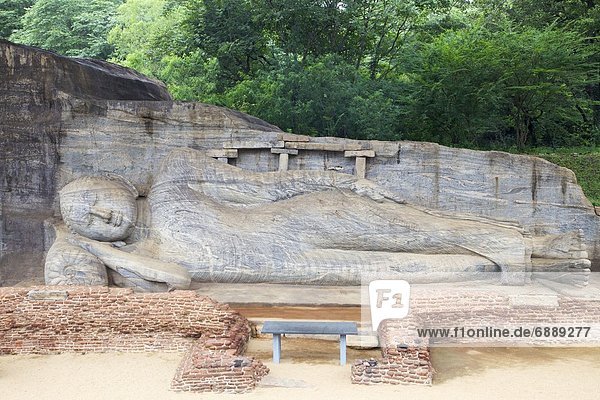 Reclining Buddha in Nirvana  Gal Vihara Rock Temple  Polonnaruwa  Sri Lanka  Asia