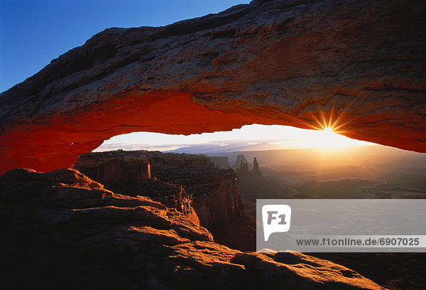 Vereinigte Staaten von Amerika  USA  Felsbrocken  Sonnenuntergang  über  Anordnung  Utah